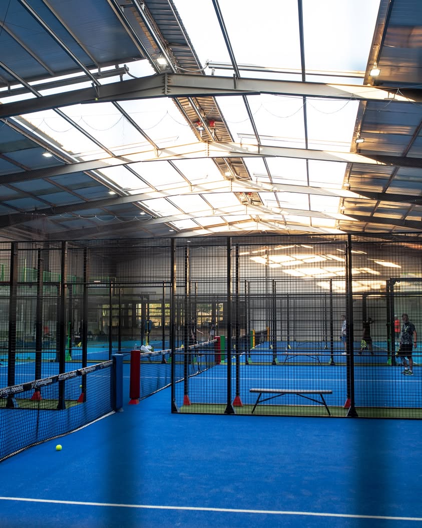 Συρόμενη οροφή στο Padel Indoor Club